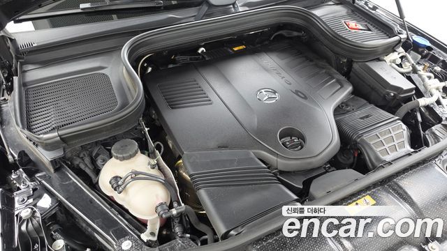 Mercedes-Benz GLE-Class 2025 — photo 6