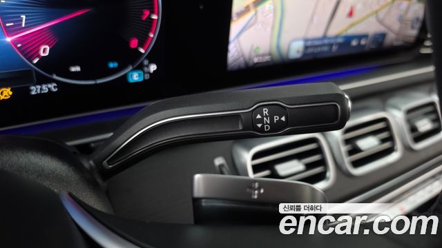 Mercedes-Benz GLE-Class 2025 — photo 12