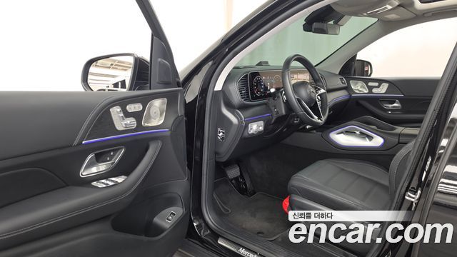 Mercedes-Benz GLE-Class 2025 — photo 13