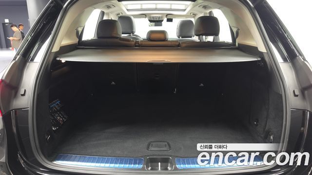Mercedes-Benz GLE-Class 2025 — photo 26