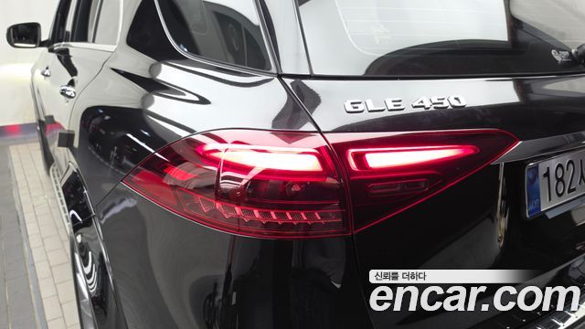 Mercedes-Benz GLE-Class 2025 — photo 9