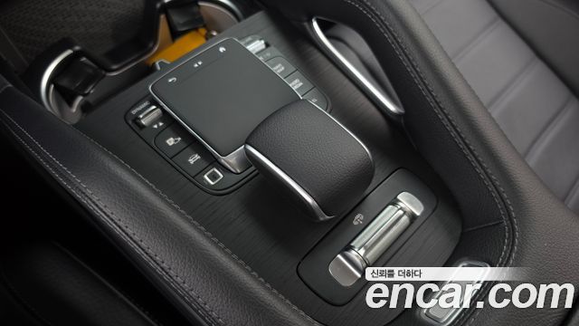 Mercedes-Benz GLE-Class 2025 — photo 27