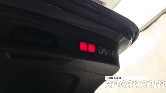 Mercedes-Benz GLE-Class 2025 — photo 31