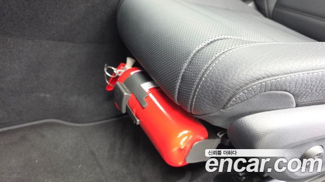 Mercedes-Benz GLE-Class 2025 — photo 32