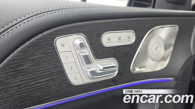 Mercedes-Benz GLE-Class 2025 — photo 33