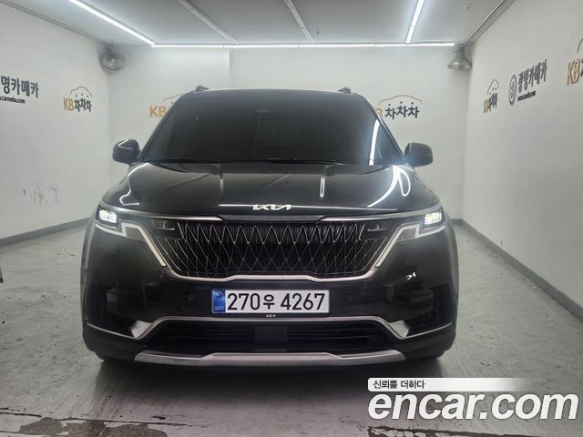 Kia Canival 2023 — photo 1