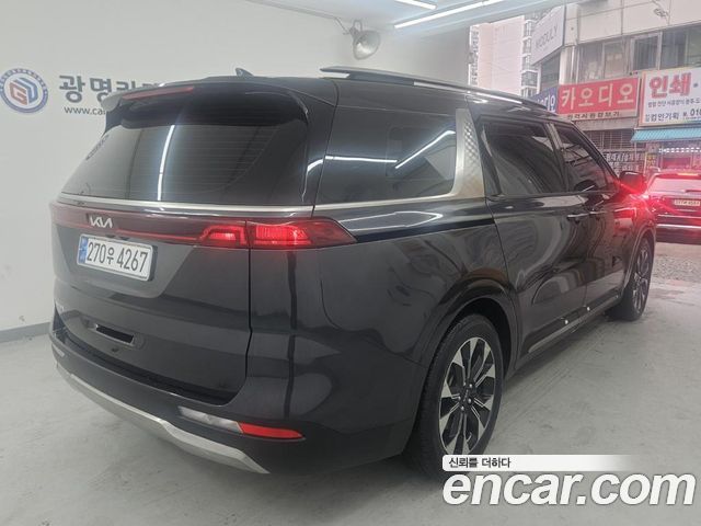 Kia Canival 2023 — photo 3