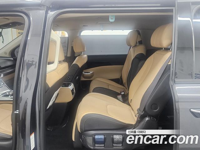 Kia Canival 2023 — photo 5