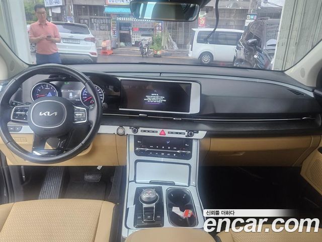 Kia Canival 2023 — photo 6