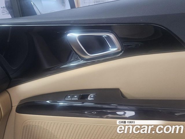 Kia Canival 2023 — photo 15