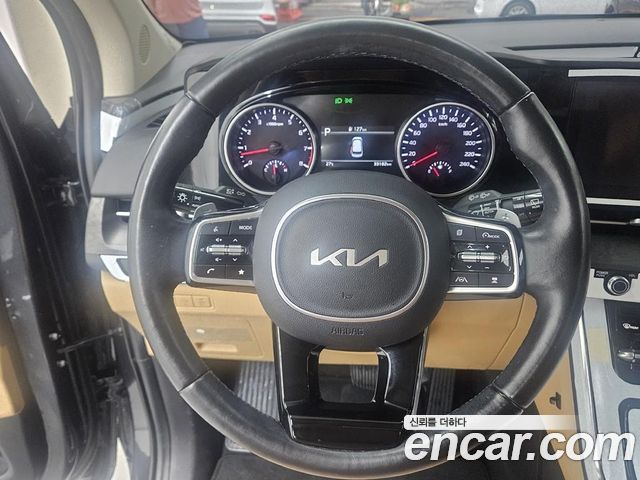 Kia Canival 2023 — photo 18