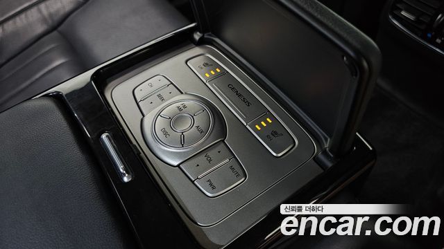 Hyundai Genesis 2012 — photo 19