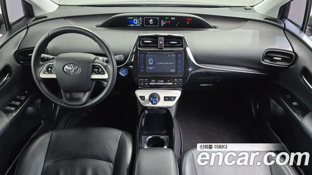 Toyota Prius 2017 — photo 7