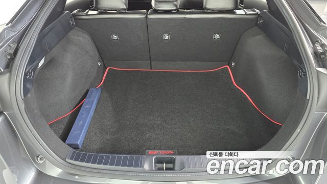 Toyota Prius 2017 — photo 14