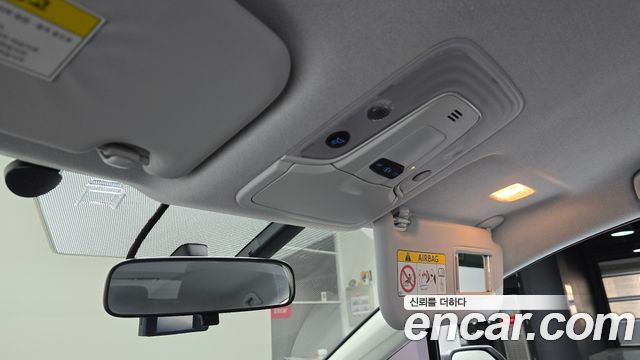 Toyota Prius 2017 — photo 15
