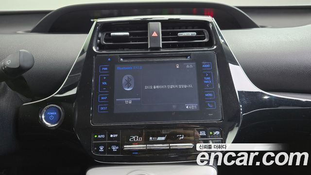 Toyota Prius 2017 — photo 17