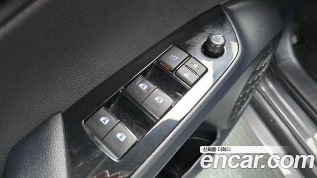 Toyota Prius 2017 — photo 19