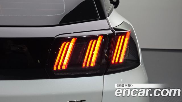 Peugeot 3008 2022 — photo 9