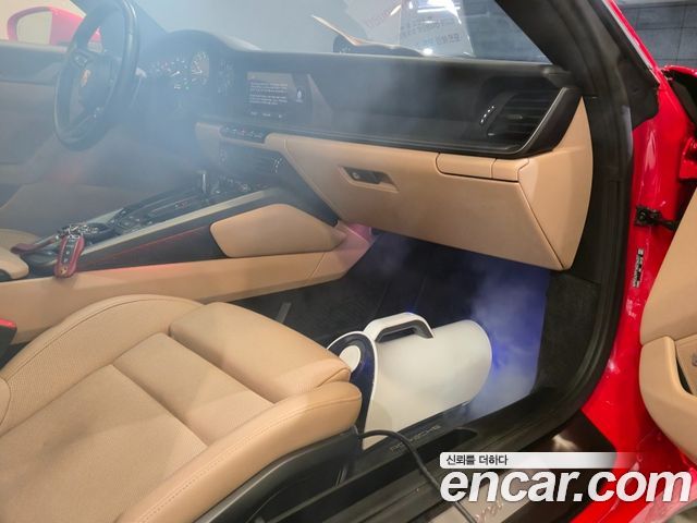 Porsche 911 2022 — photo 2