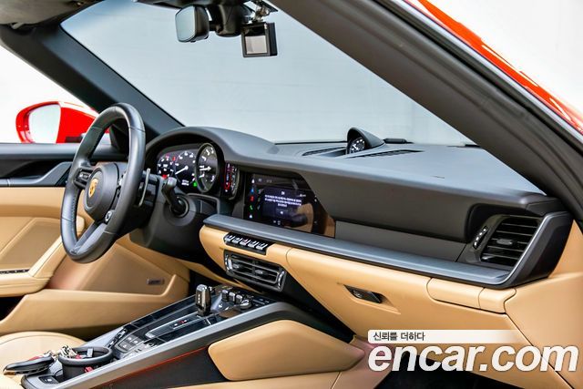 Porsche 911 2022 — photo 12