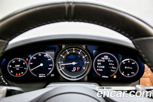 Porsche 911 2022 — photo 16