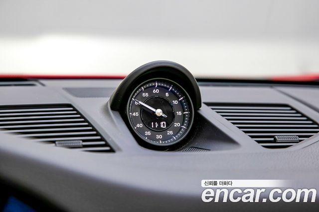 Porsche 911 2022 — photo 17