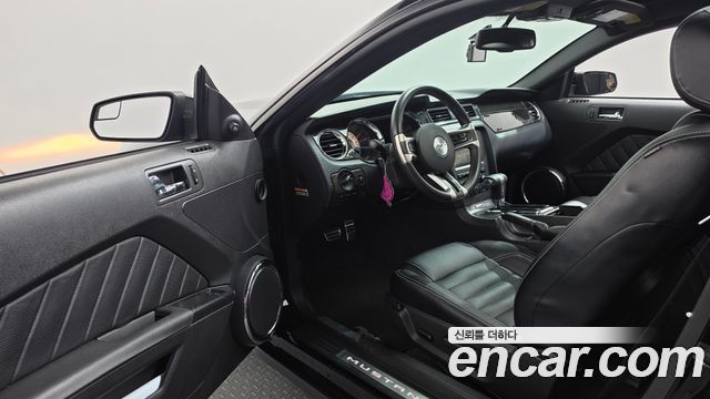 Ford Mustang 2012 — photo 10
