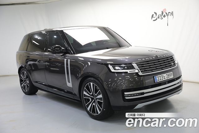 Land Rover Range Rover 2023 — photo 1