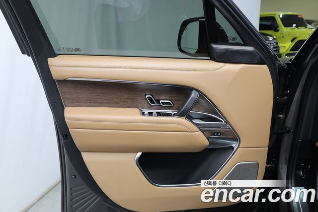 Land Rover Range Rover 2023 — photo 6