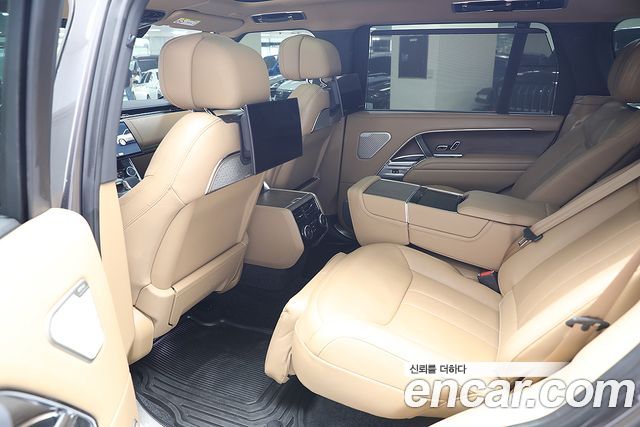 Land Rover Range Rover 2023 — photo 8