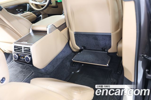 Land Rover Range Rover 2023 — photo 9