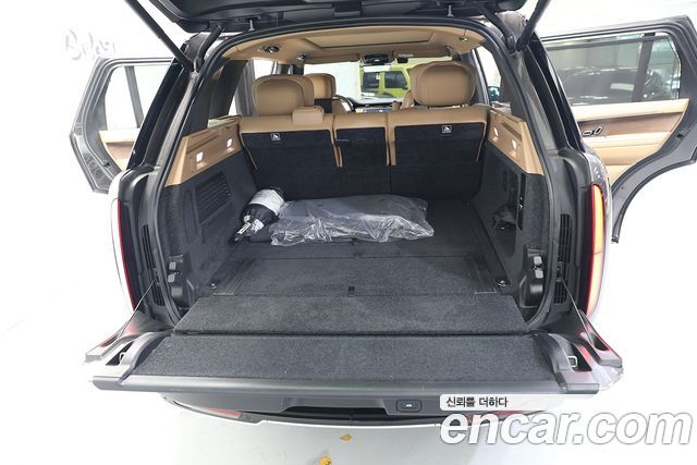 Land Rover Range Rover 2023 — photo 11