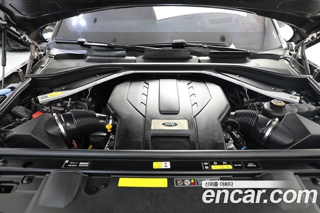Land Rover Range Rover 2023 — photo 19