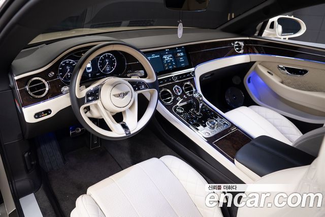 Bentley Continental 2020 — photo 5