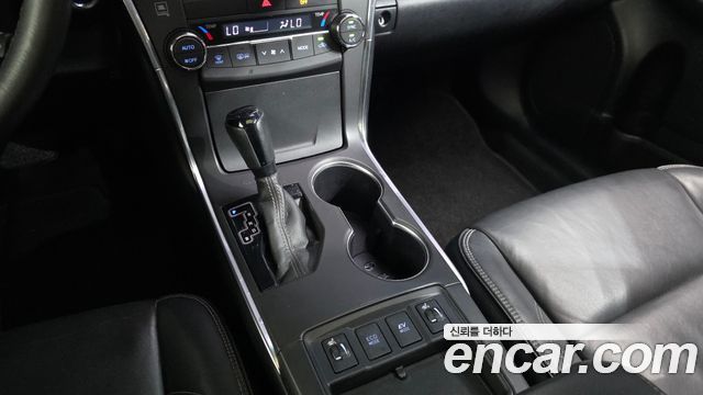 Toyota Camry 2017 — photo 9