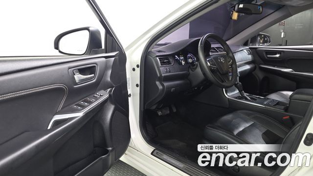 Toyota Camry 2017 — photo 10