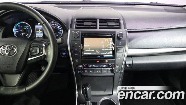 Toyota Camry 2017 — photo 14
