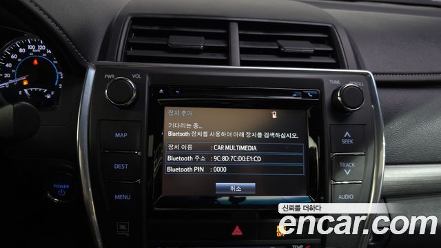 Toyota Camry 2017 — photo 16