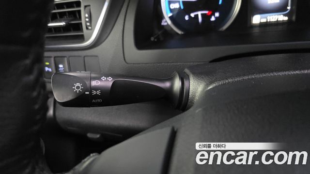 Toyota Camry 2017 — photo 17
