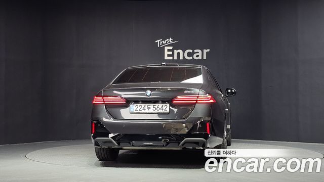 BMW 5-Series 2025 — photo 4