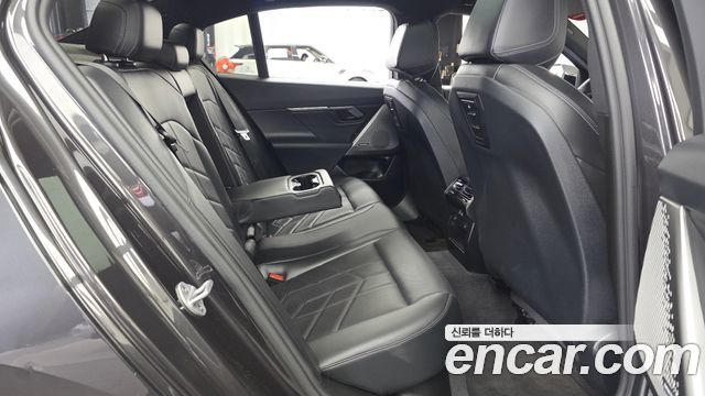 BMW 5-Series 2025 — photo 18