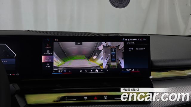 BMW 5-Series 2025 — photo 21