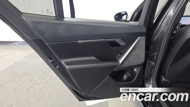 BMW 5-Series 2025 — photo 15