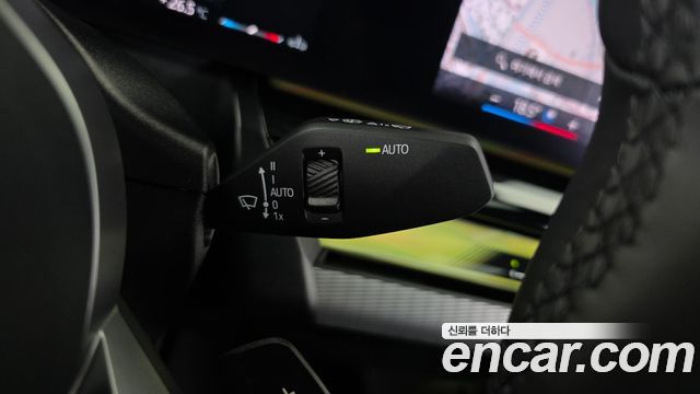 BMW 5-Series 2025 — photo 28