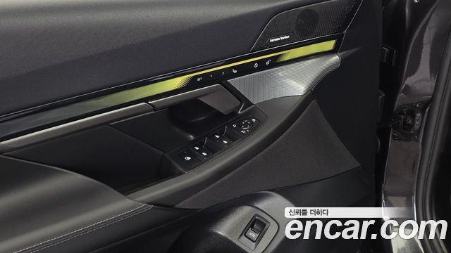 BMW 5-Series 2025 — photo 30