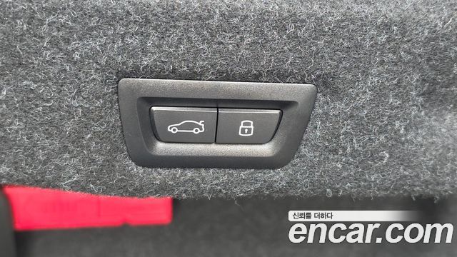 BMW 5-Series 2025 — photo 31