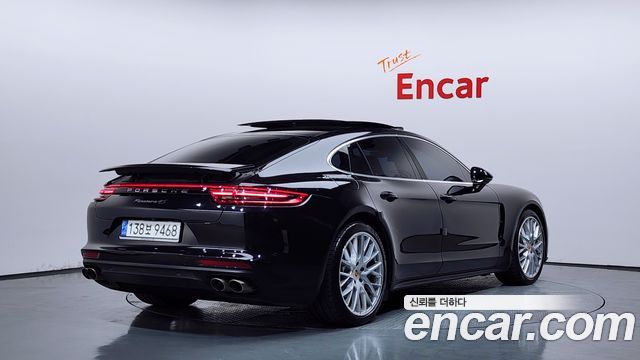 Porsche Panamera 2018 — photo 2