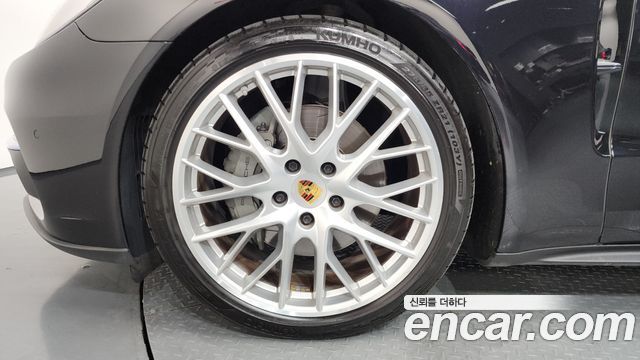 Porsche Panamera 2018 — photo 5
