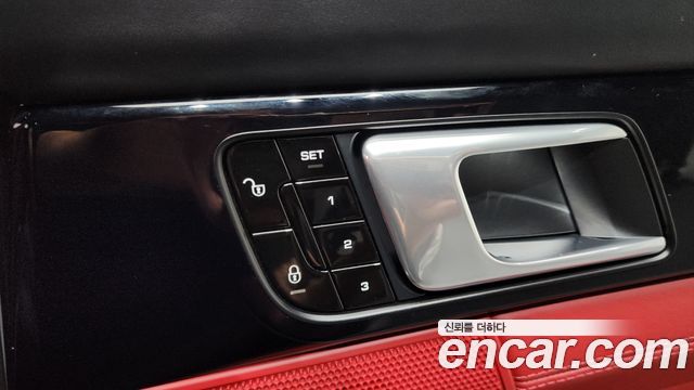 Porsche Panamera 2018 — photo 25