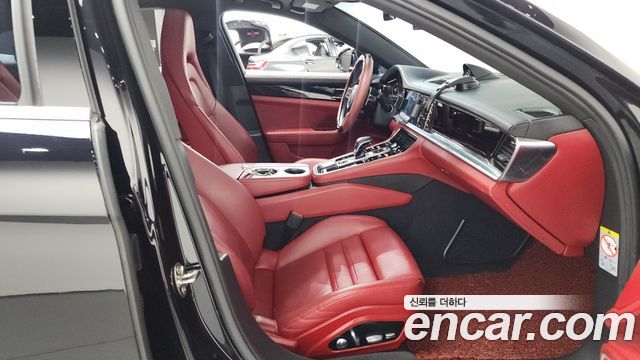 Porsche Panamera 2018 — photo 16